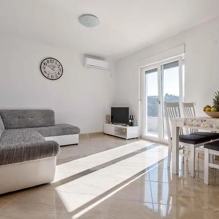 Apartment In Klek 42080
